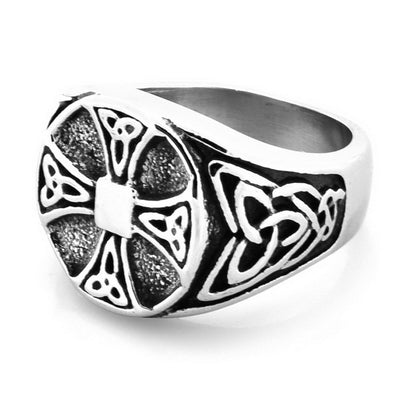 Cross pattern carved ring